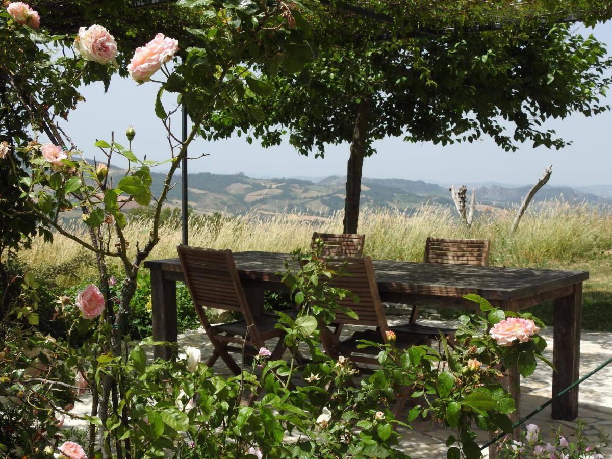 Casale Le Fontanelle Hotel Monte Grimano Terme Bagian luar foto